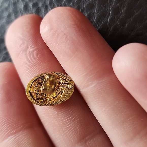 VTG Gold Rose Stud Earrings - Picture 6 of 7